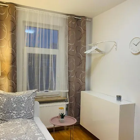 Modern & Cozy Leipzig-gohlis Homestay *